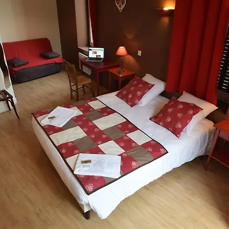 Le Geneve Hotel 2*